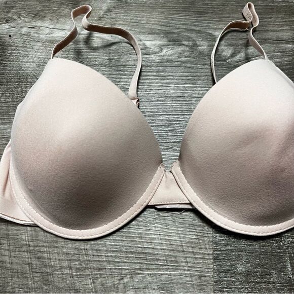 Danskin Intimates Bra Size 38C - Picture 2 of 5